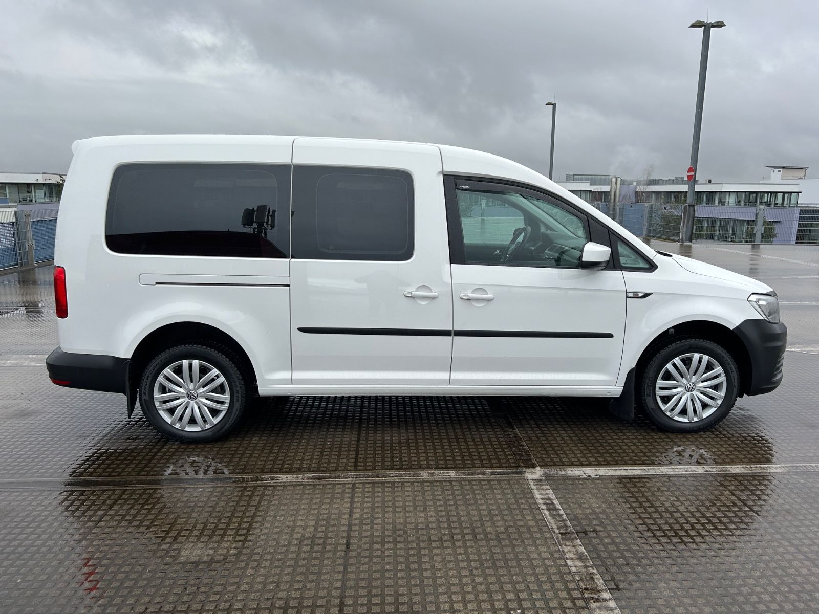 Volkswagen Caddy Maxi~CNG~NAVI foto 8
