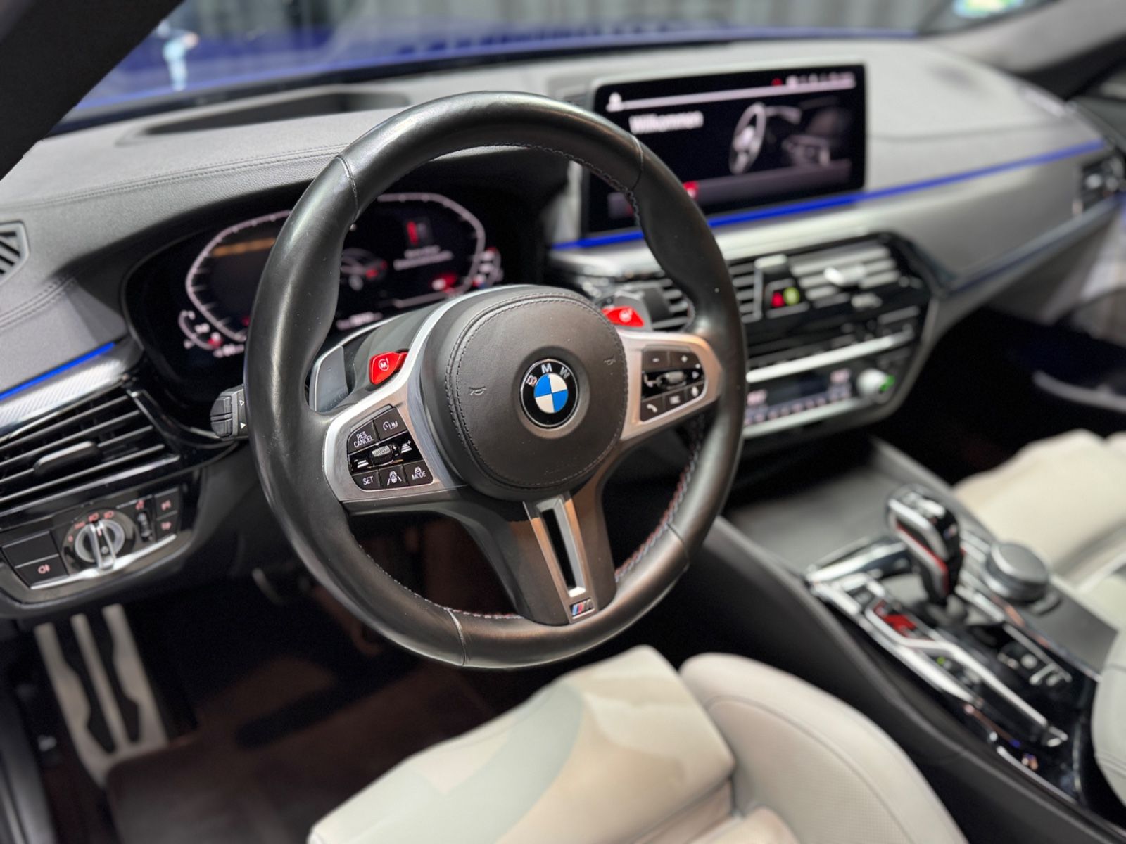 Fahrzeugabbildung BMW M5 Limousine Competition|KERAMIK|HEAD-UP|