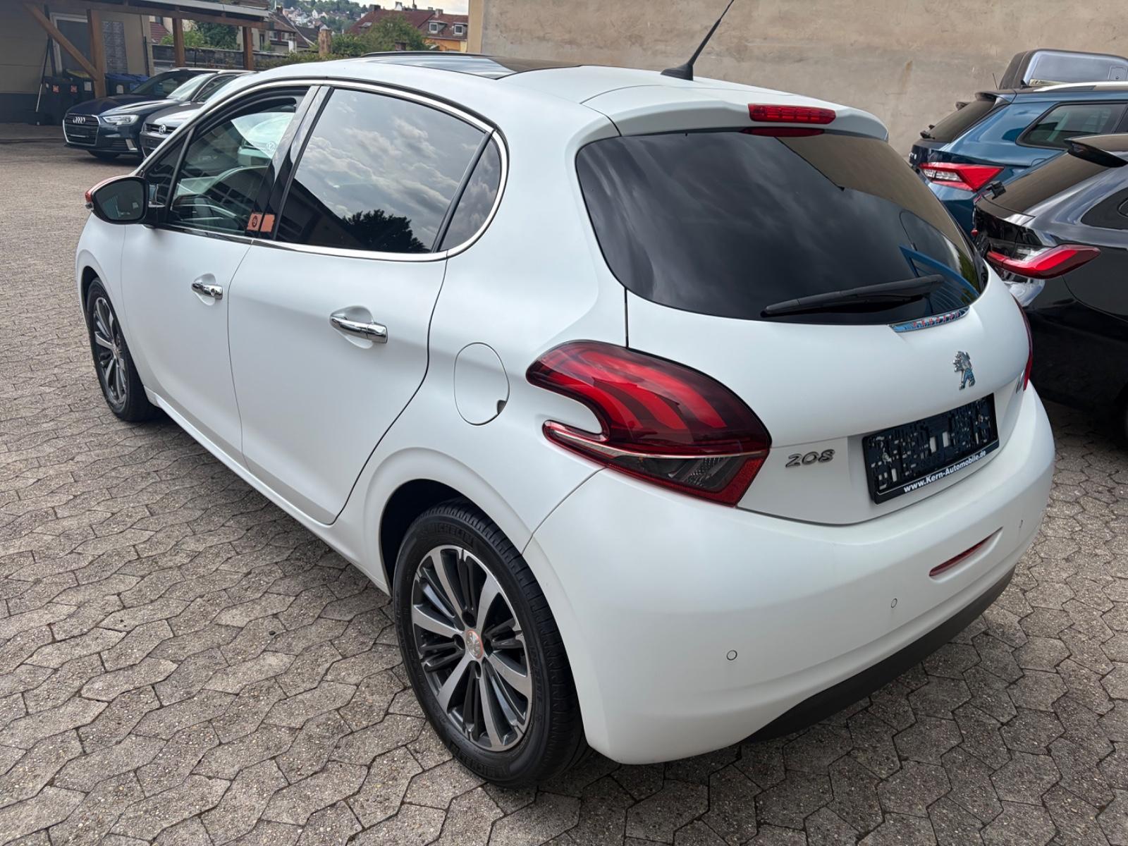Peugeot 208 Roland Garros Navi/Panorama/Kamera