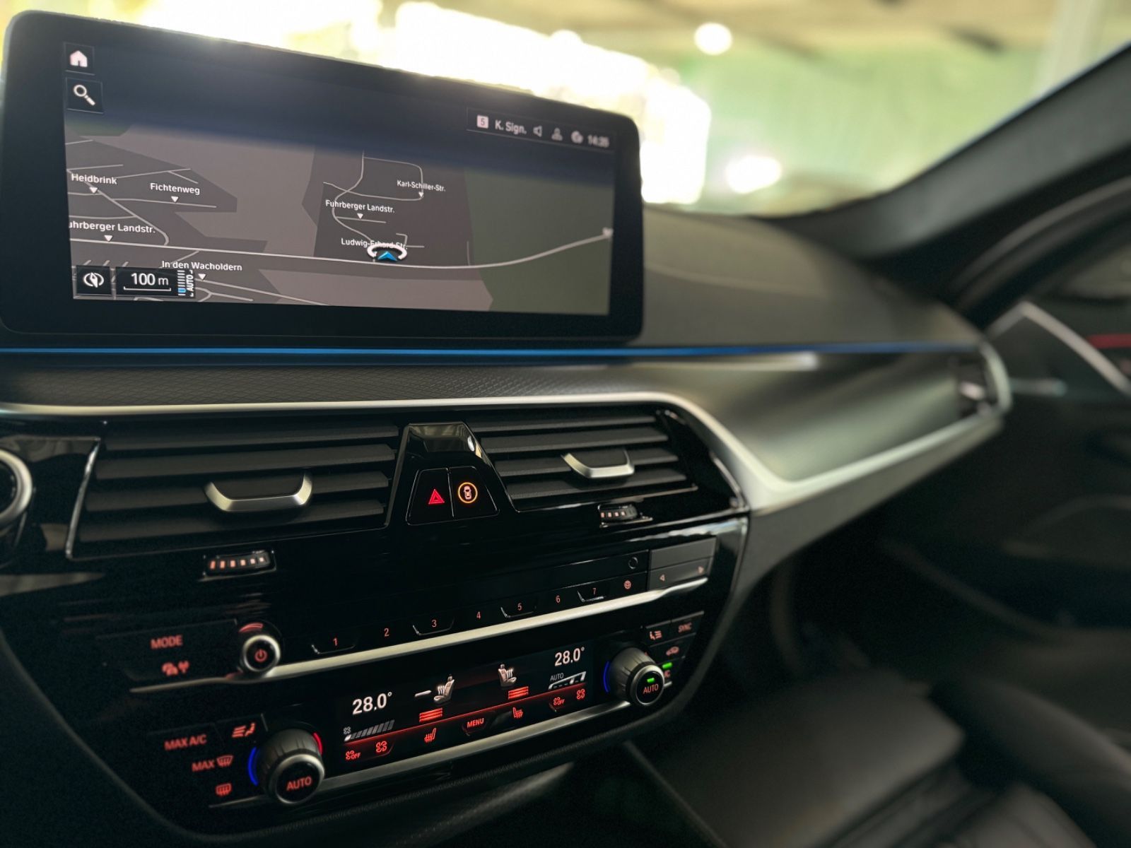 Fahrzeugabbildung BMW 530e M Sport Kamera Laser HUD DAB H/K Komfort