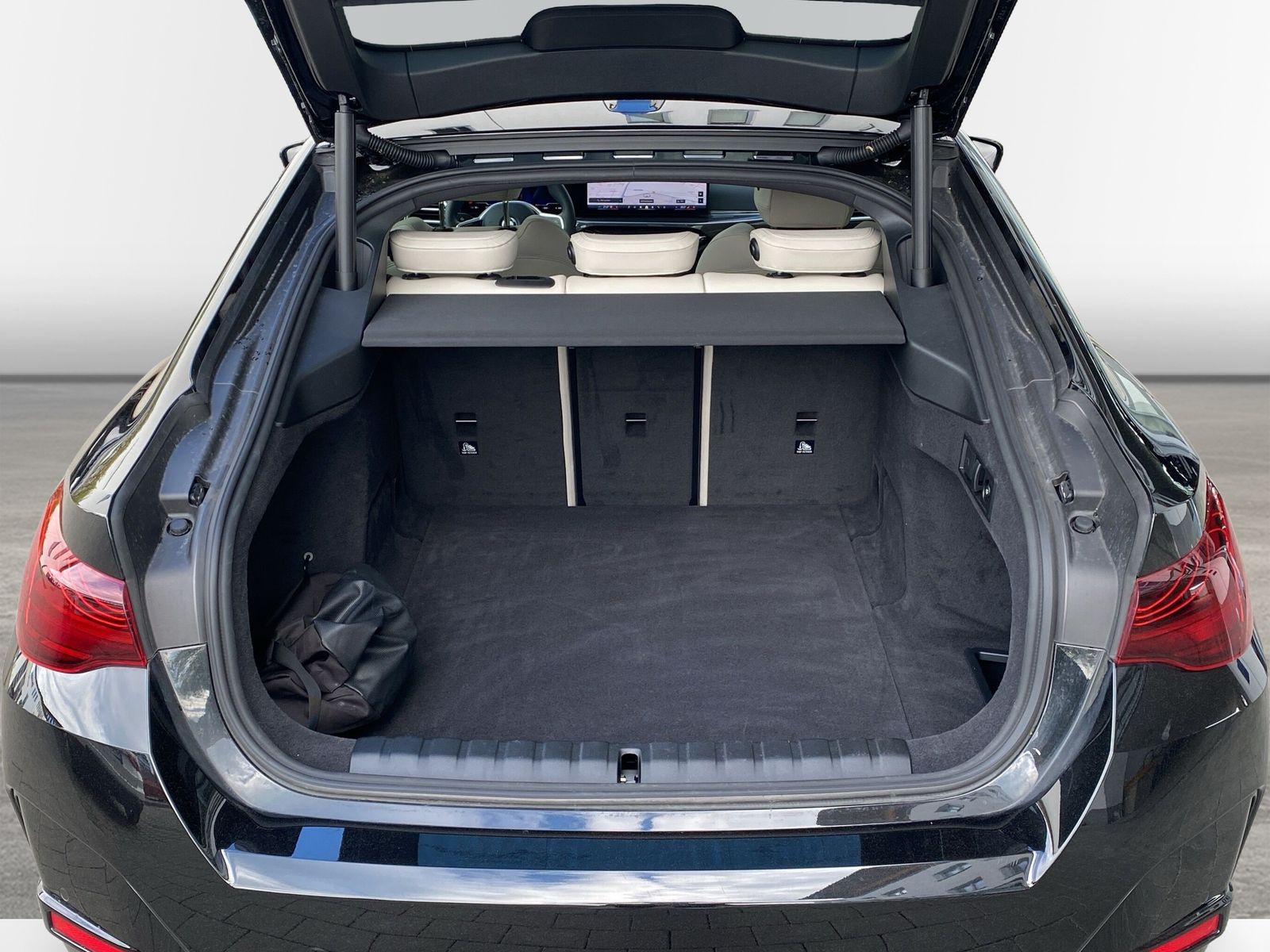 BMW i4 - Bild 16