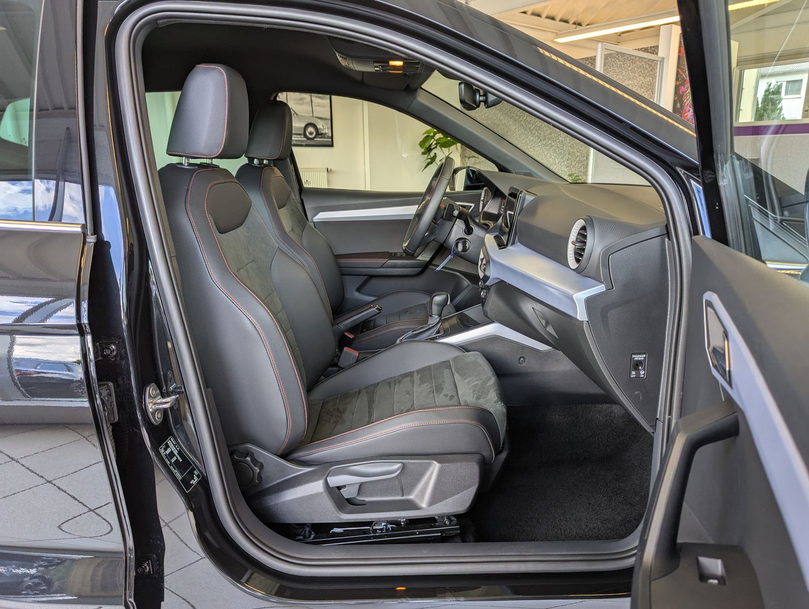 SEAT Arona 1.0 TSI FR DSG LED Dinamica ACC AHK Kamera - Image 14