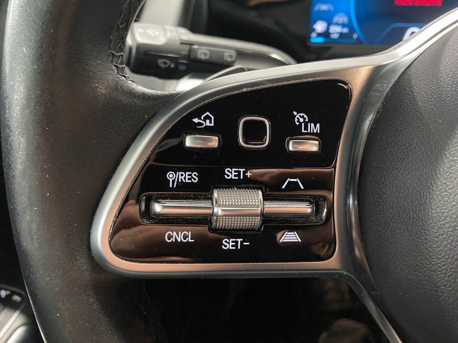 Fahrzeugabbildung Mercedes-Benz GLB 220 d 4M Progressive*Distronic*AHK*Kamera