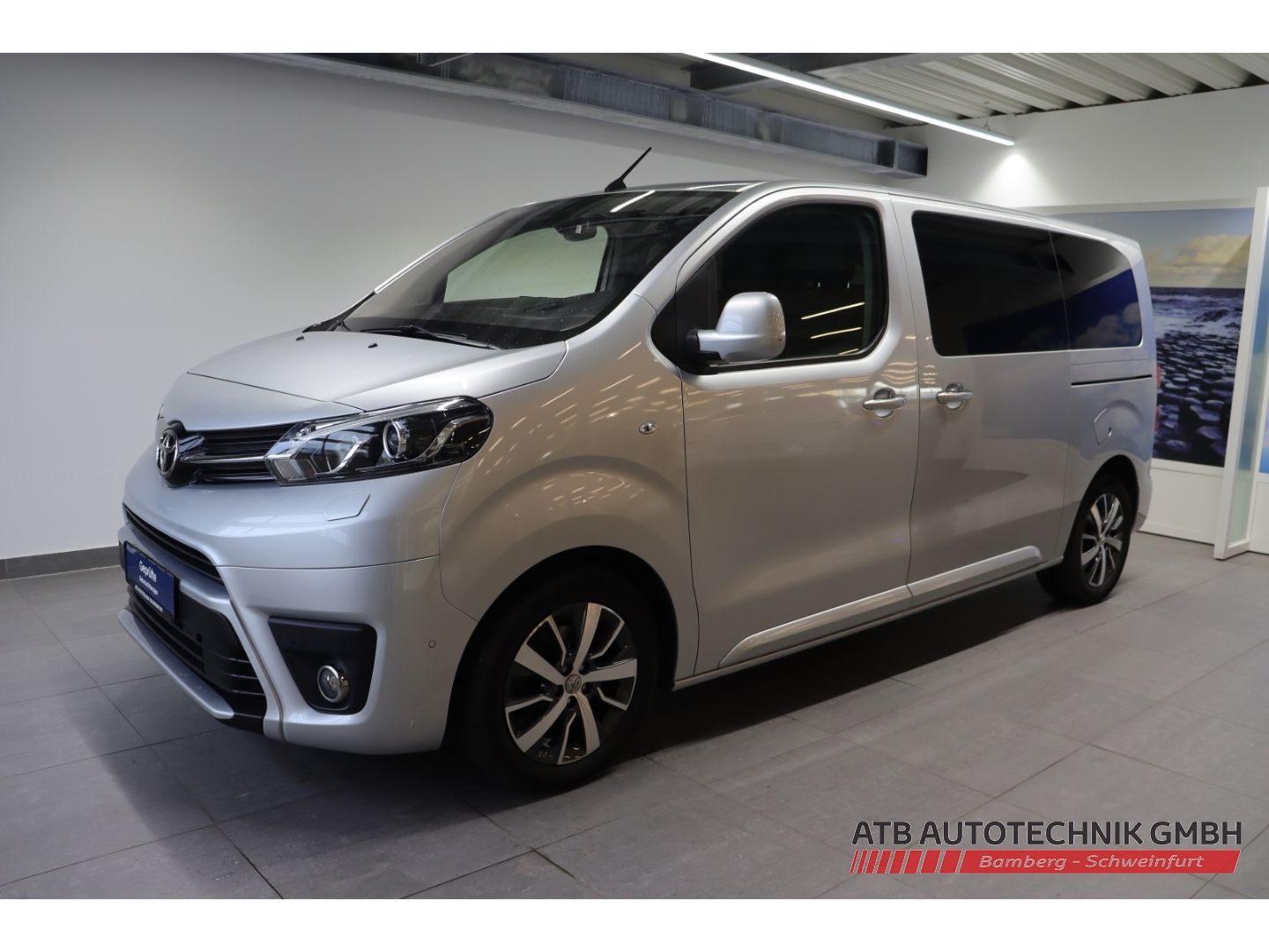 Fahrzeugabbildung Toyota Proace Verso 2.0 l L1 Executive 6-Sitzer