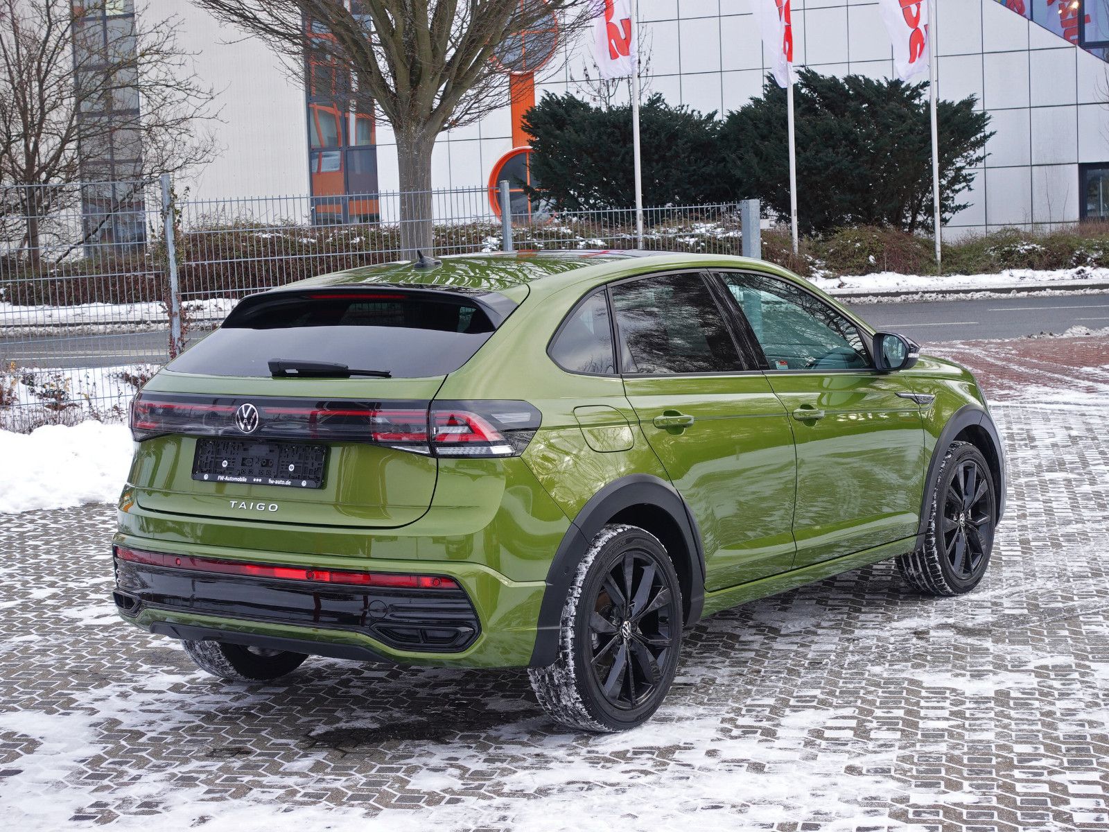 Fahrzeugabbildung Volkswagen Taigo 1.5 TSI DSG R-Line Black Style AHK Assist