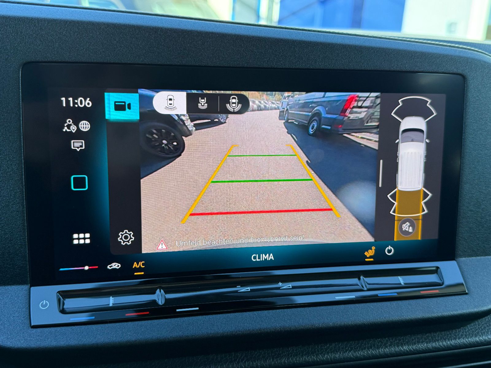 Fahrzeugabbildung Volkswagen Caddy TSI 7-Sitzer GRA AHK DAB Navi Kamera