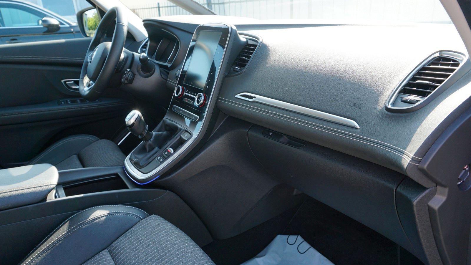 Fahrzeugabbildung Renault Renault Scenic IV Grand Techno, Kamera, LED