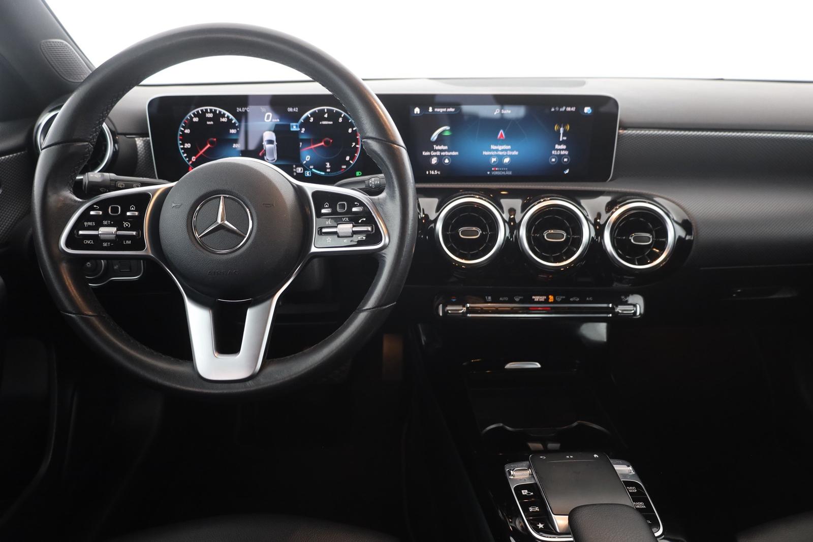 Mercedes-Benz A250 Progressive LED Navi Sitzheizung Kamera AHK