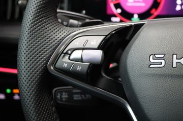 Skoda Superb 1.5 TSI DSG Sportline Combi AHK DCC Navi