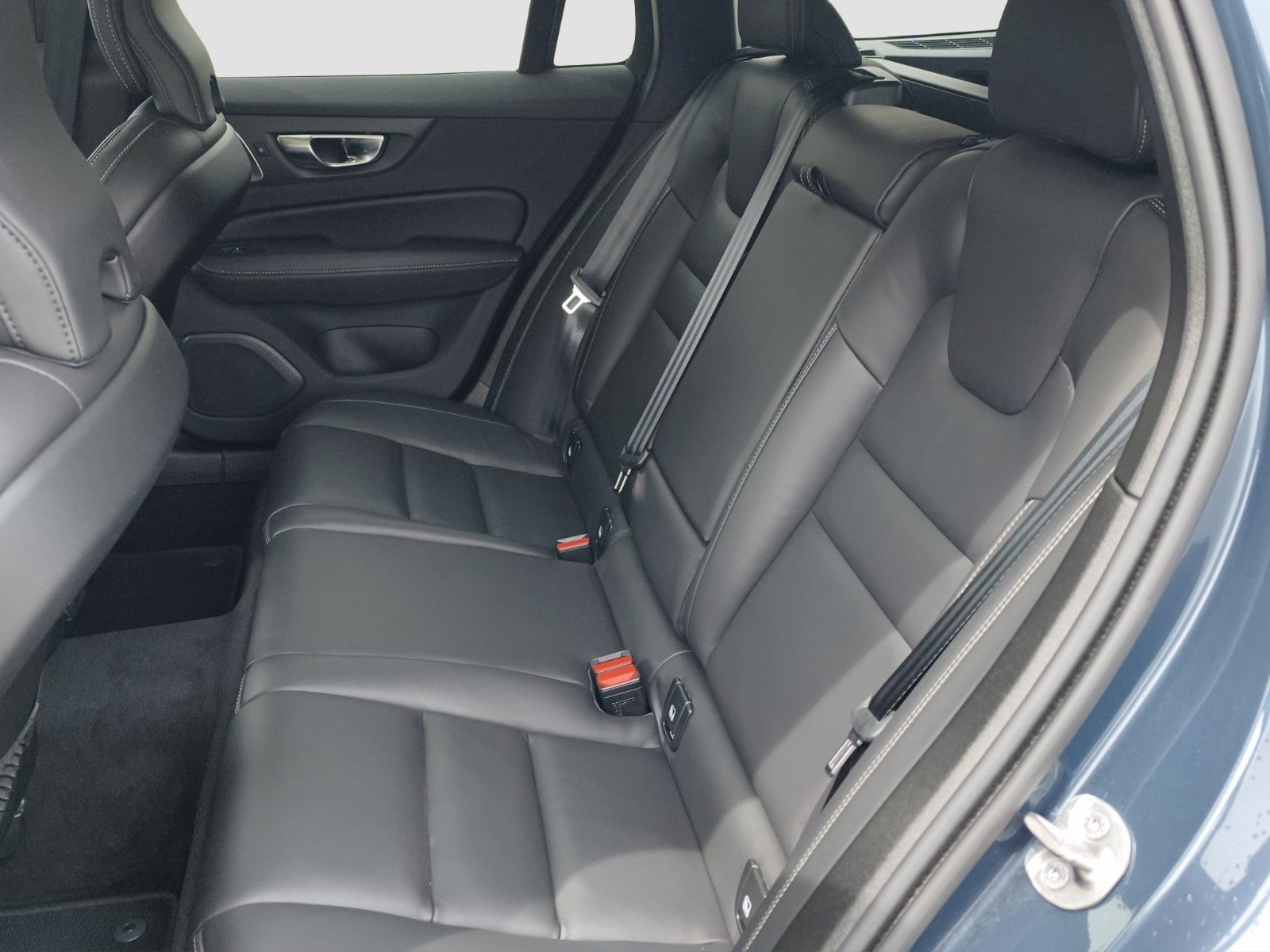 Volvo V60 Cross Country B5 AWD Ultimate foto 14