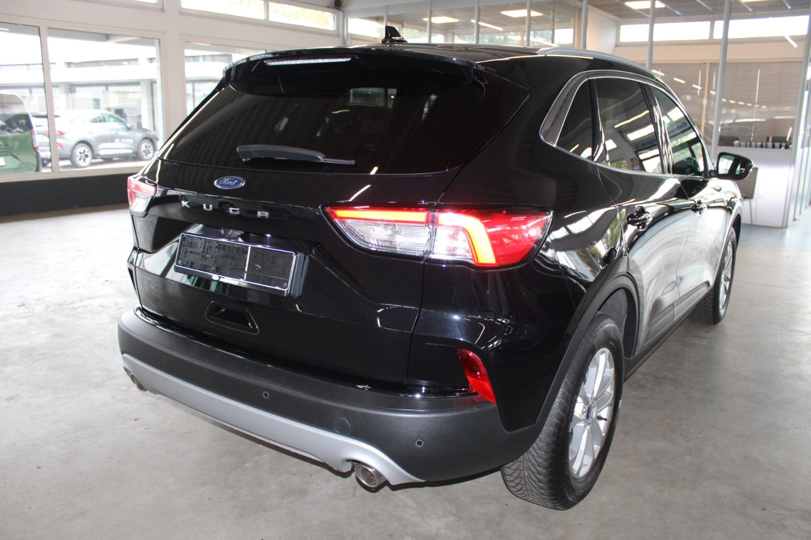 Fahrzeugabbildung Ford Kuga Titanium LED NAVI CAM WinterPaket