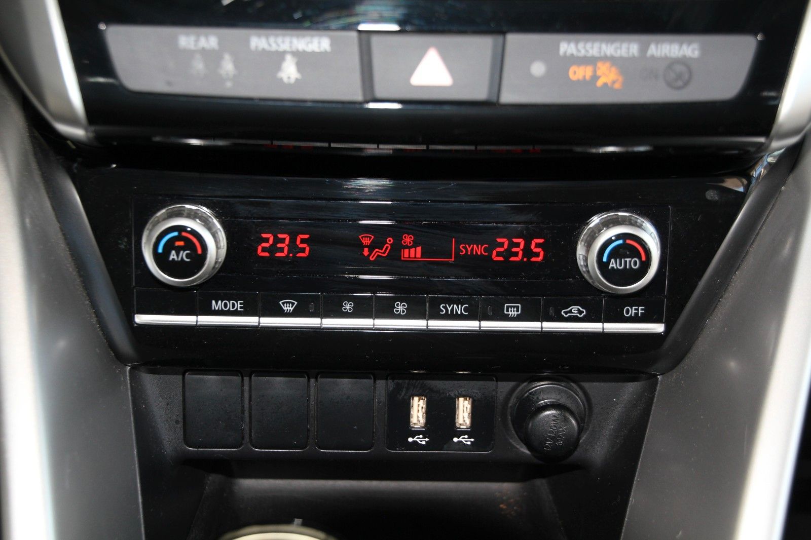 Fahrzeugabbildung Mitsubishi Eclipse Cross Plus Hybrid 4WD