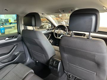 Volkswagen Passat *KEYLESS*ACC*AHK*NAV*3-ZONEN*LED*