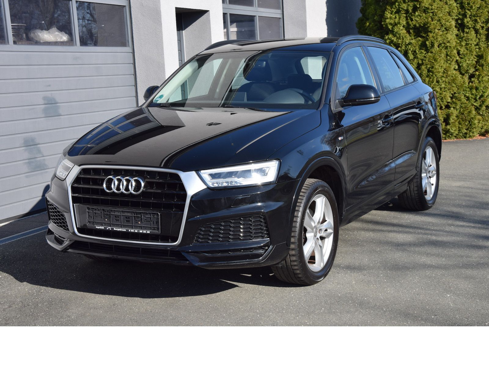 AUDI Q3