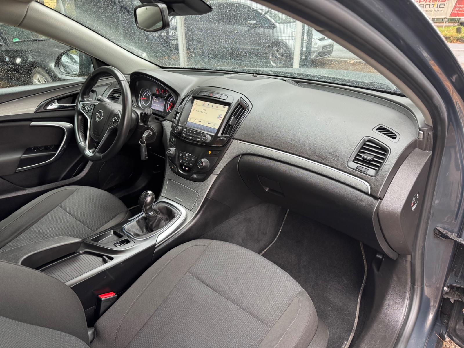 Opel Insignia 2015 — photo 16