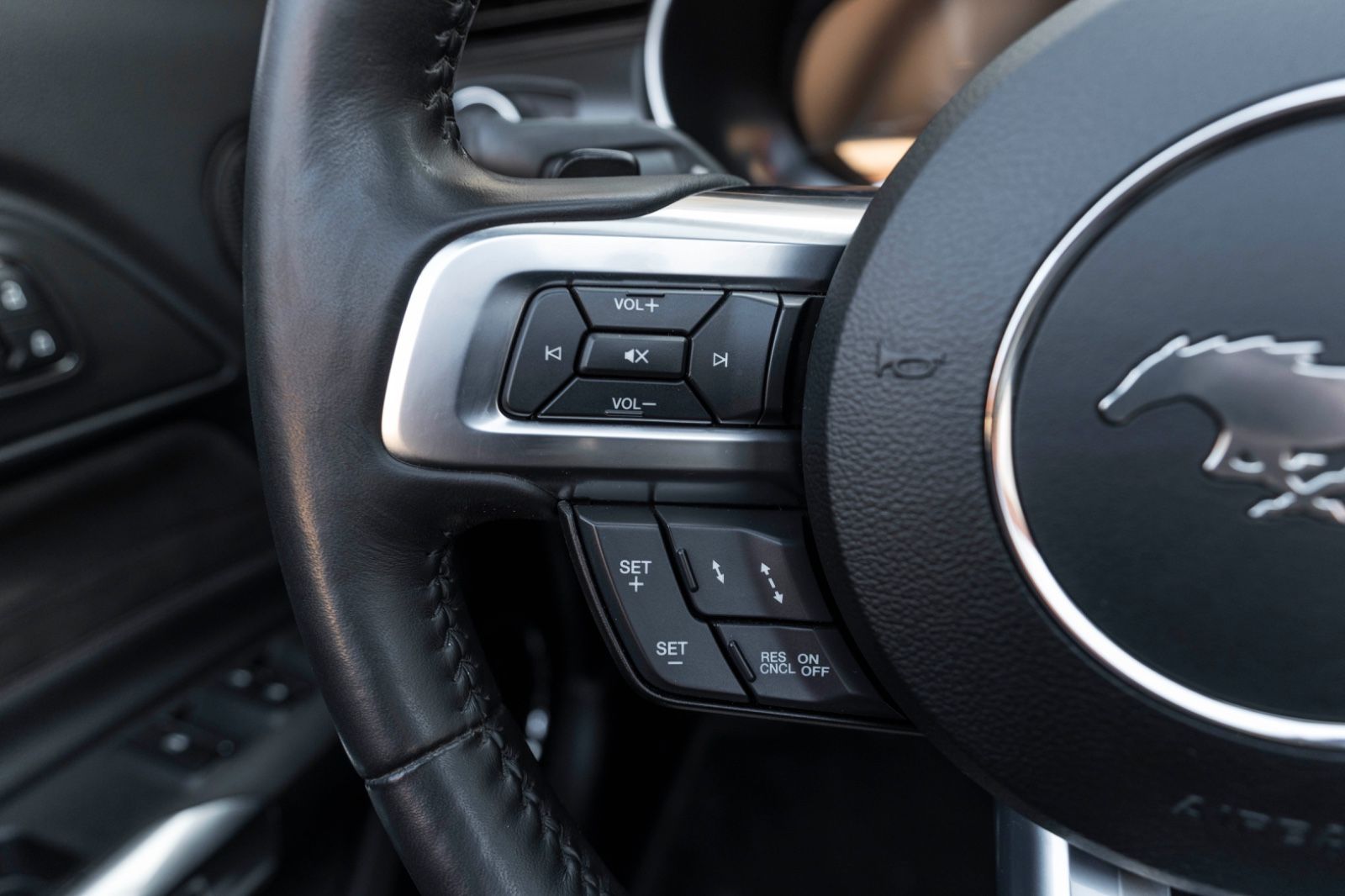 Fahrzeugabbildung Ford Mustang GT 5.0L CS Cabrio B&O KAM LED TOTW ACC