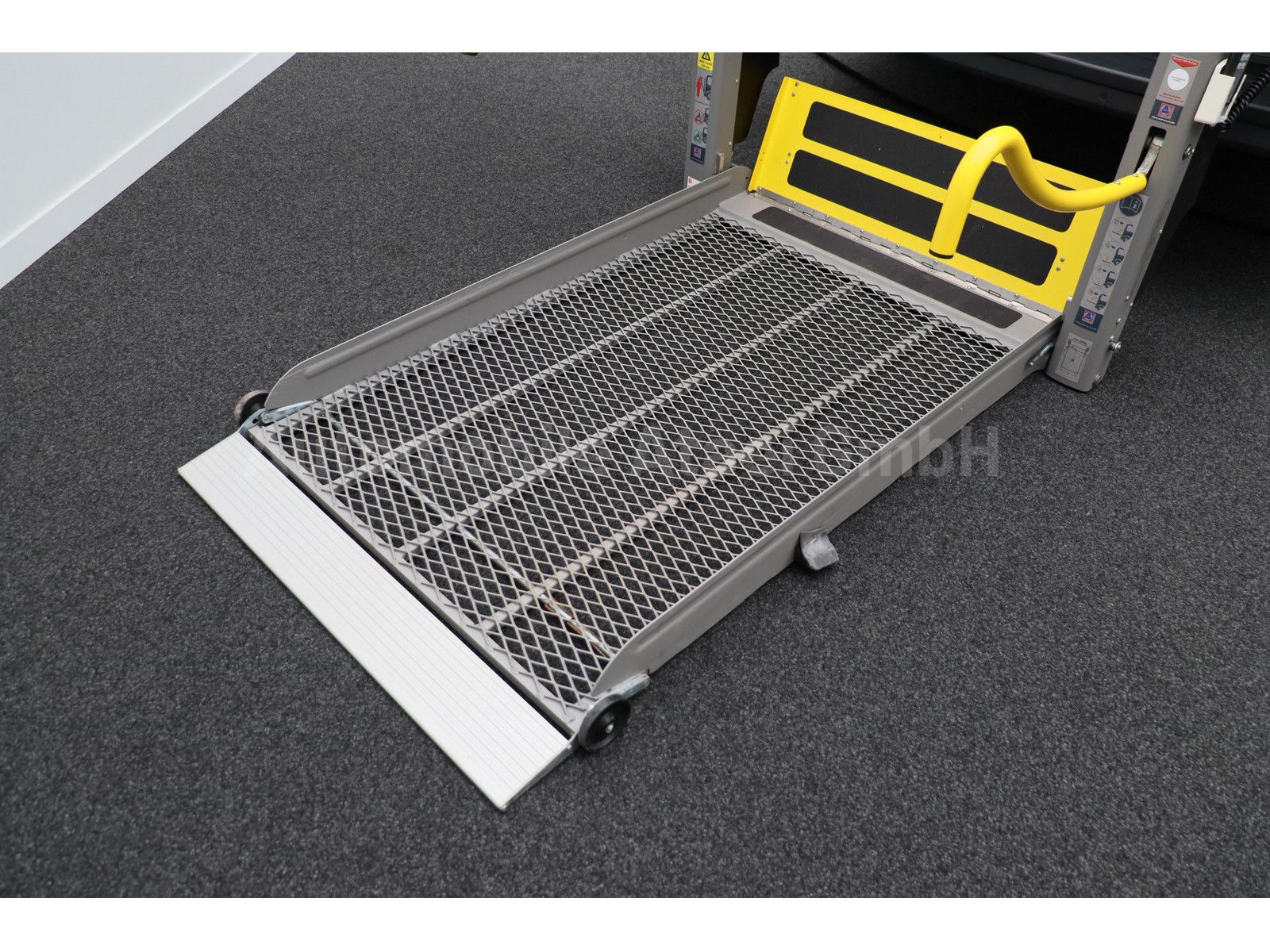Fahrzeugabbildung Volkswagen Crafter 35 *MAXI* Rollstuhl-Lift (2871)