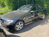 BMW 3 Touring 318i/PDC/AHK/Klimaaut./2.Hand - BMW 3er Reihe aus 2007: Kombi