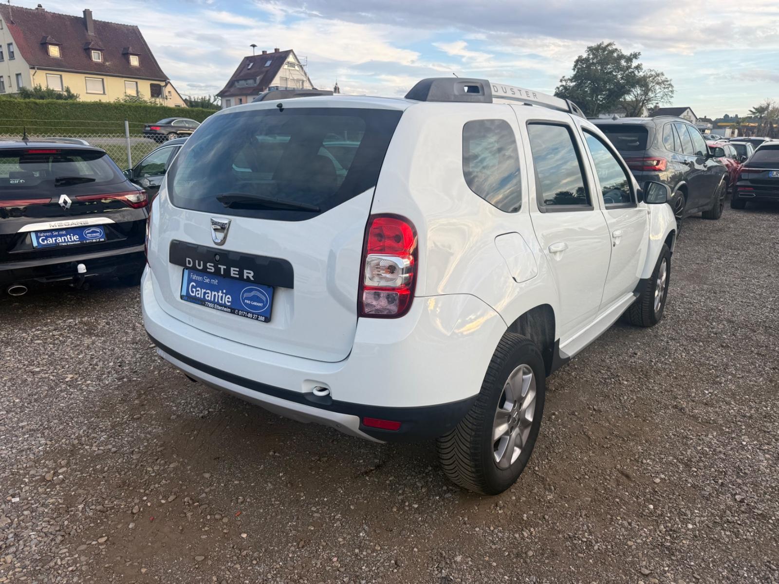 Dacia Duster 2014 — rear view