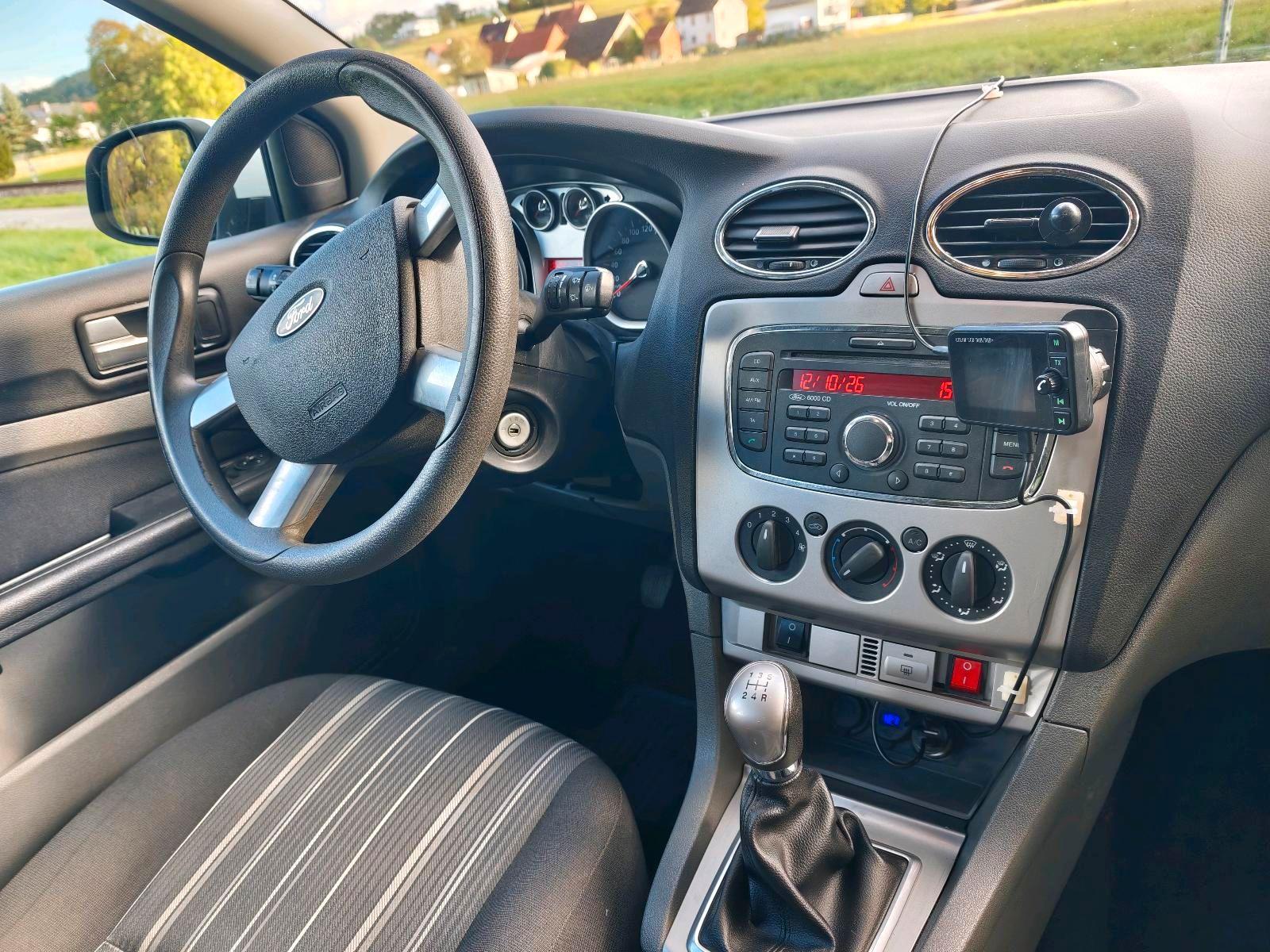 Ford Focus 2010 — engine 109 HP (80kW)