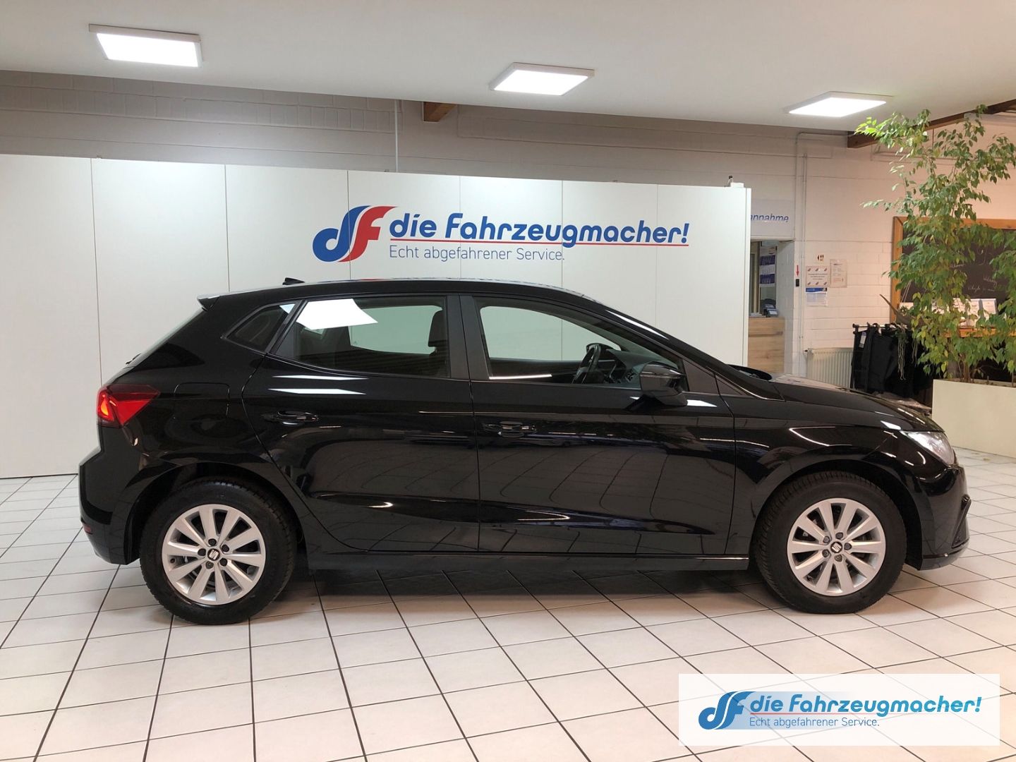 Fahrzeugabbildung SEAT Ibiza Style 1.0 TSI Navi Apple CarPlay Android