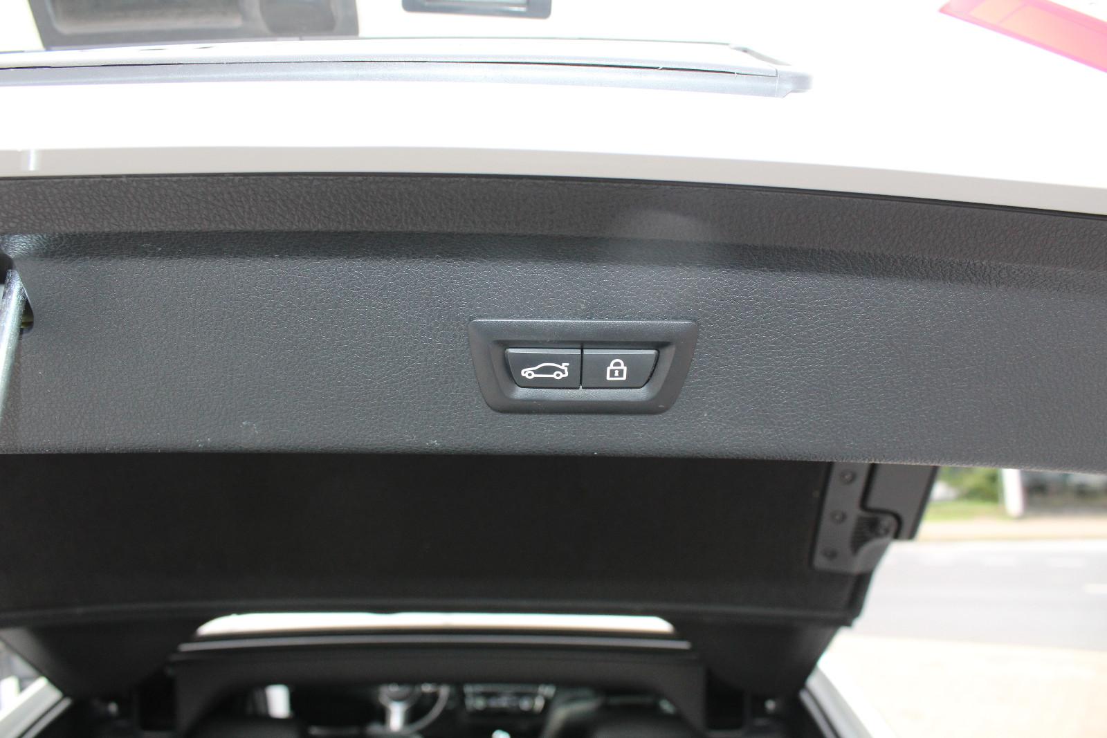 BMW 330d M-SPORTPAKET GT+PANO+KAMERA+HUD+LEDER+H&K