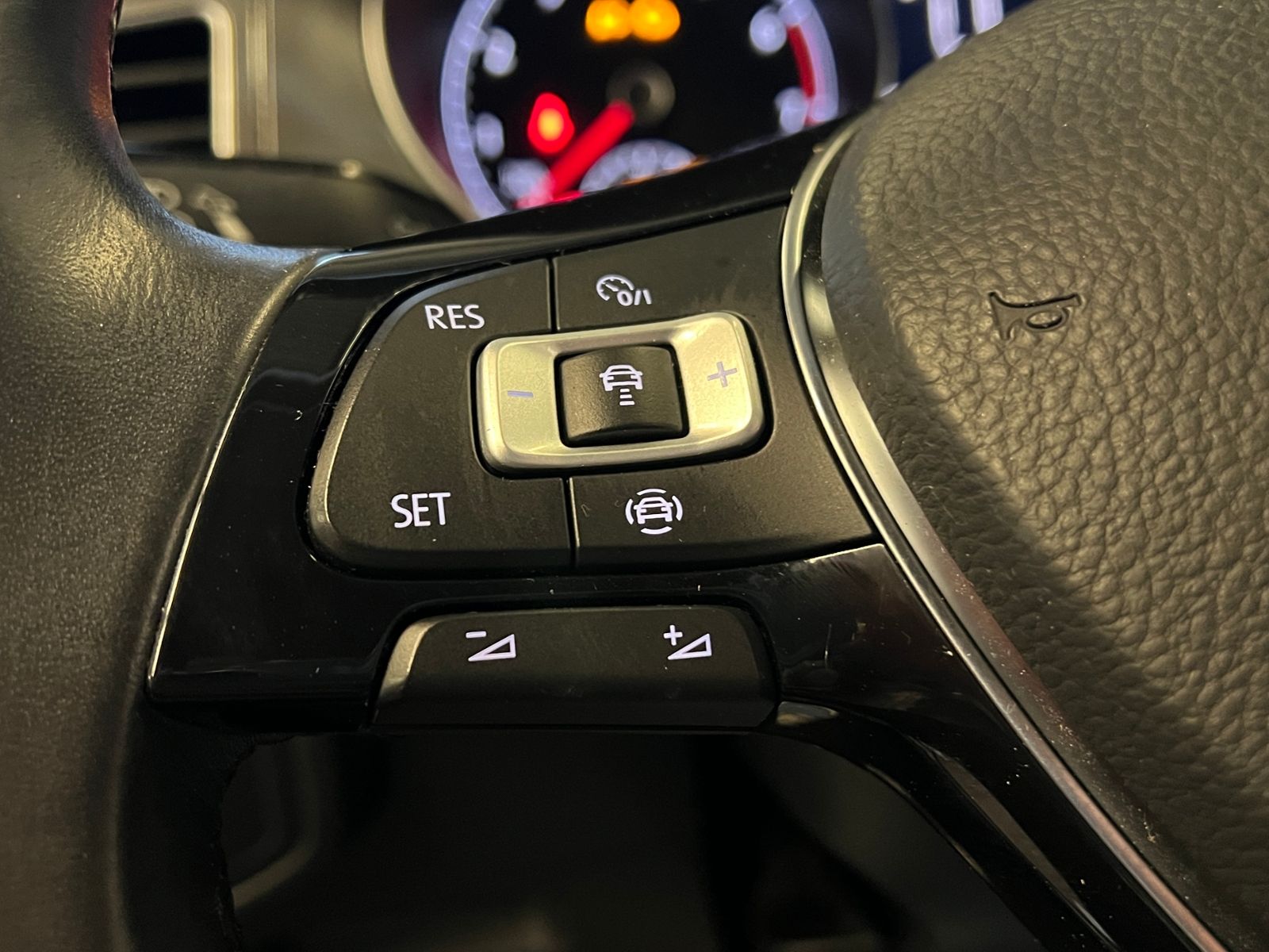 Fahrzeugabbildung Volkswagen Golf Sportsvan JOIN 1.5 TSI *App Connect, Climat
