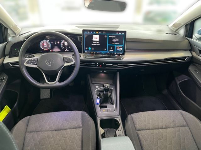 Fahrzeugabbildung Volkswagen Golf 1.5 TSI LIFE APP-CONNECT GJR AREA VIEW