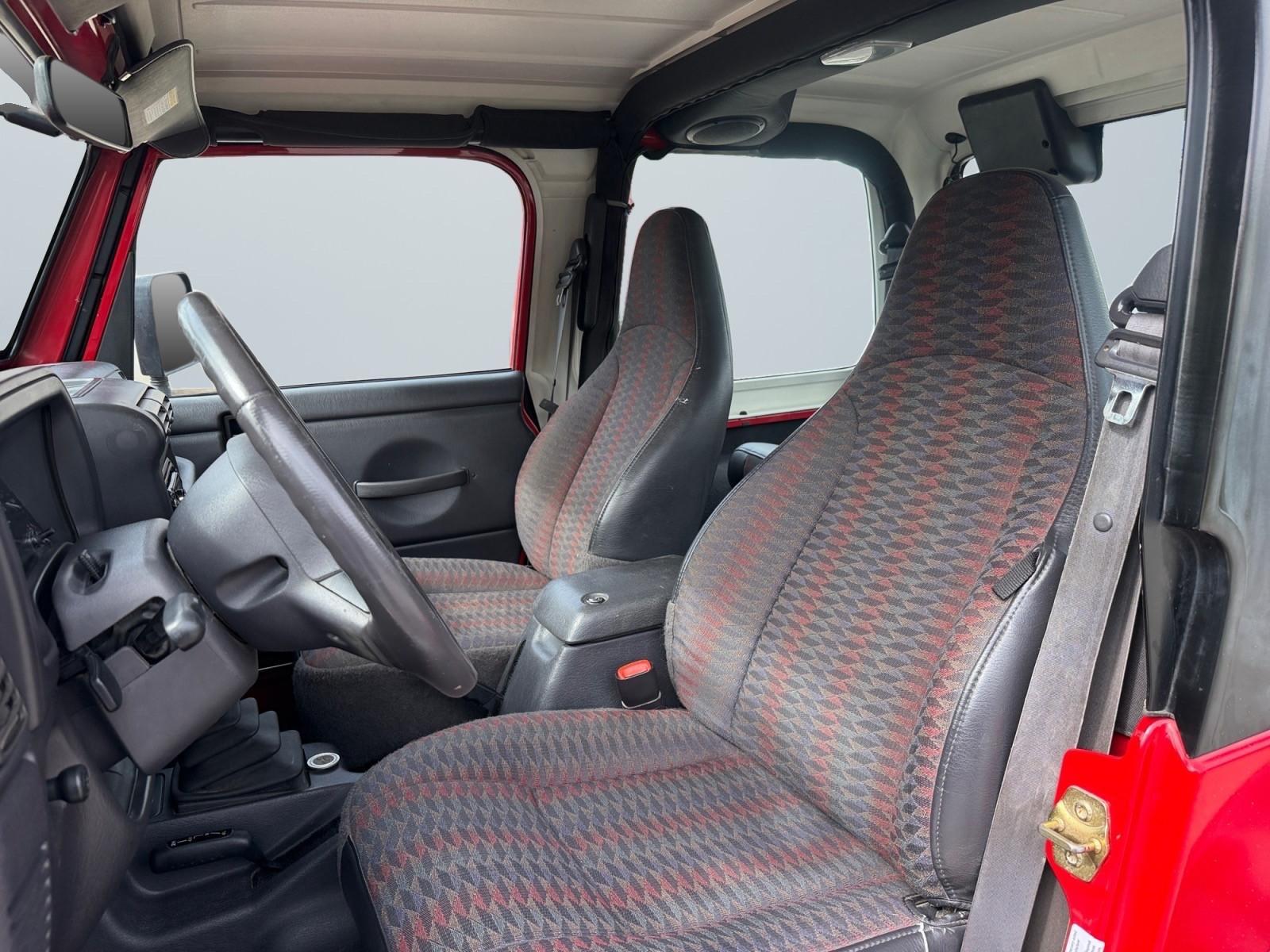 JEEP WRANGLER 4.0 SAHARA SPORT 177CH - 4X4 - CONTRÔLE TECHNIQUE NEUF - BVM