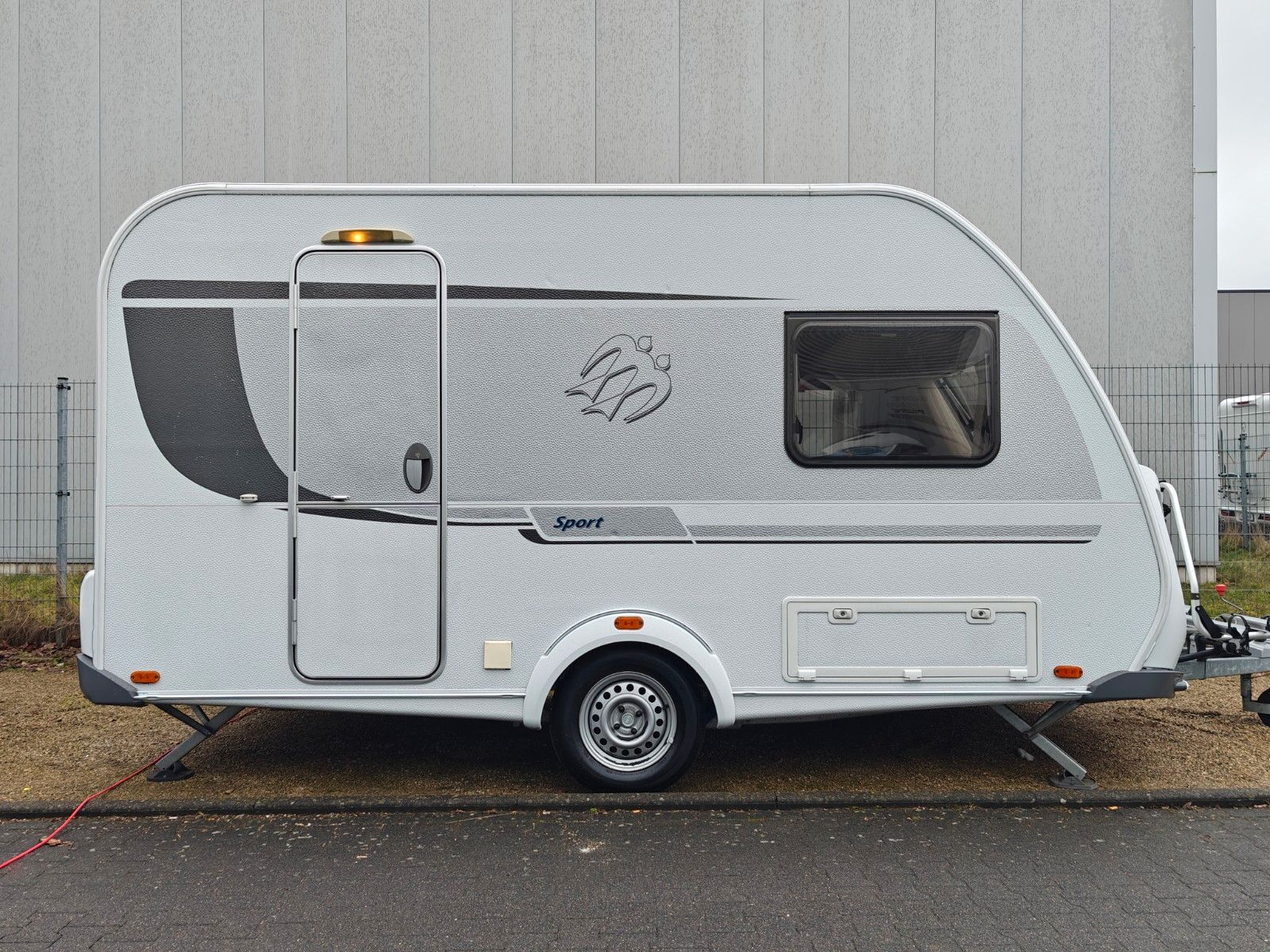 Fahrzeugabbildung Knaus Sport 400 LB - Doppelbett/Sitzgruppe, Superb -