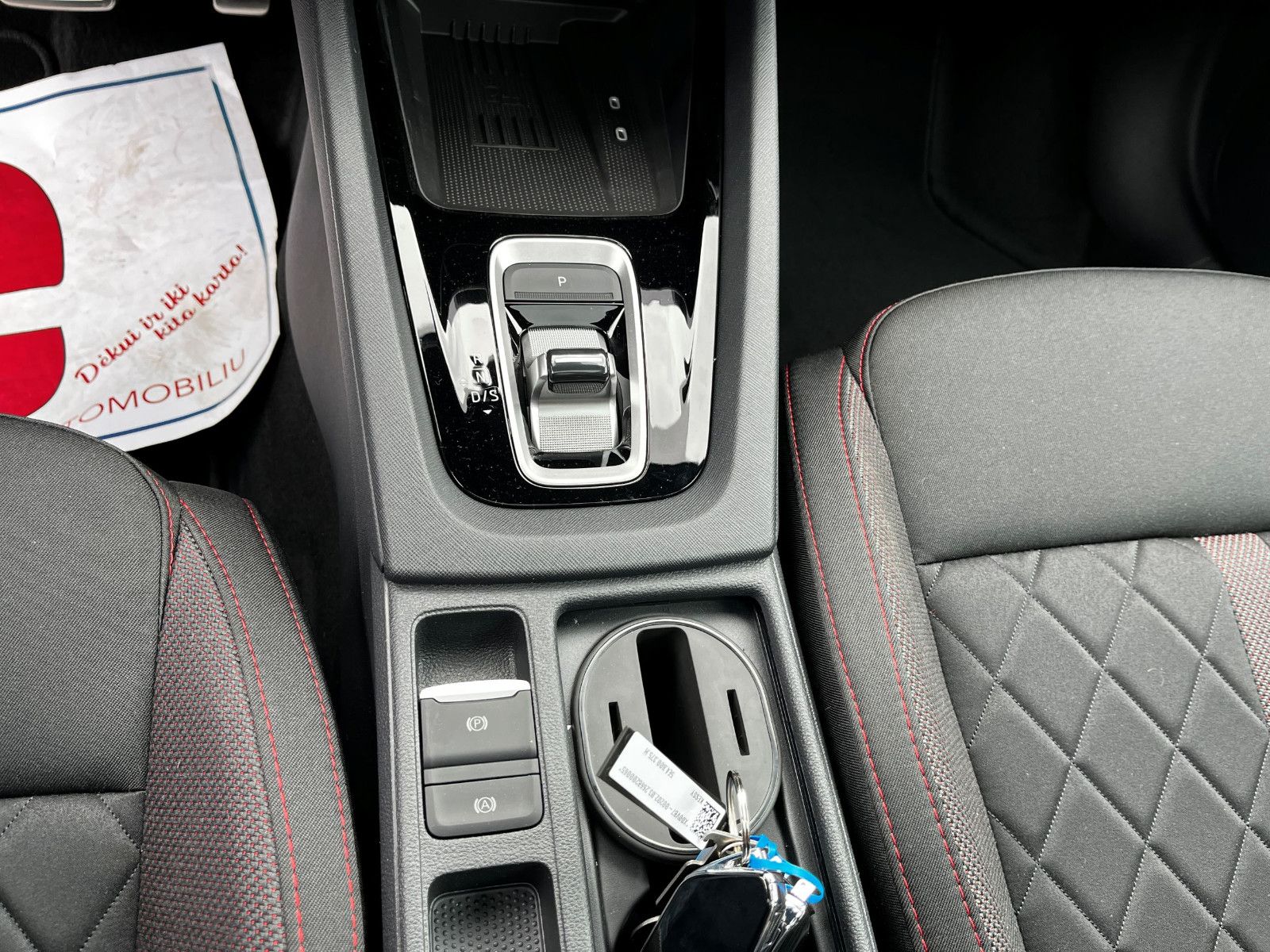 Fahrzeugabbildung SKODA Octavia Combi 2.0 TSI RS AHK NAV PANO 18"