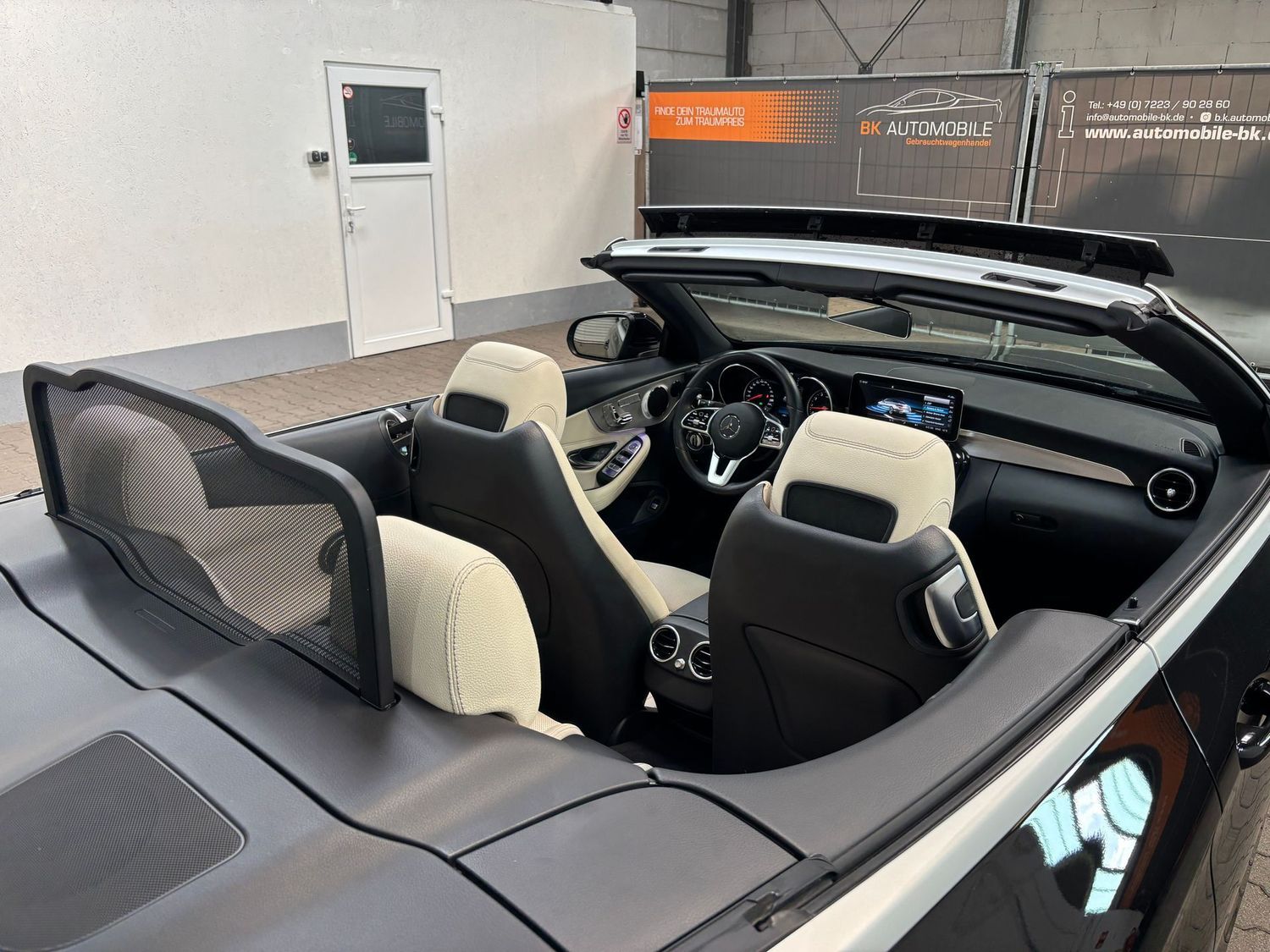 Fahrzeugabbildung Mercedes-Benz C 180 AMG Night#LED#Leder#Airscarf#Memory#Kamera