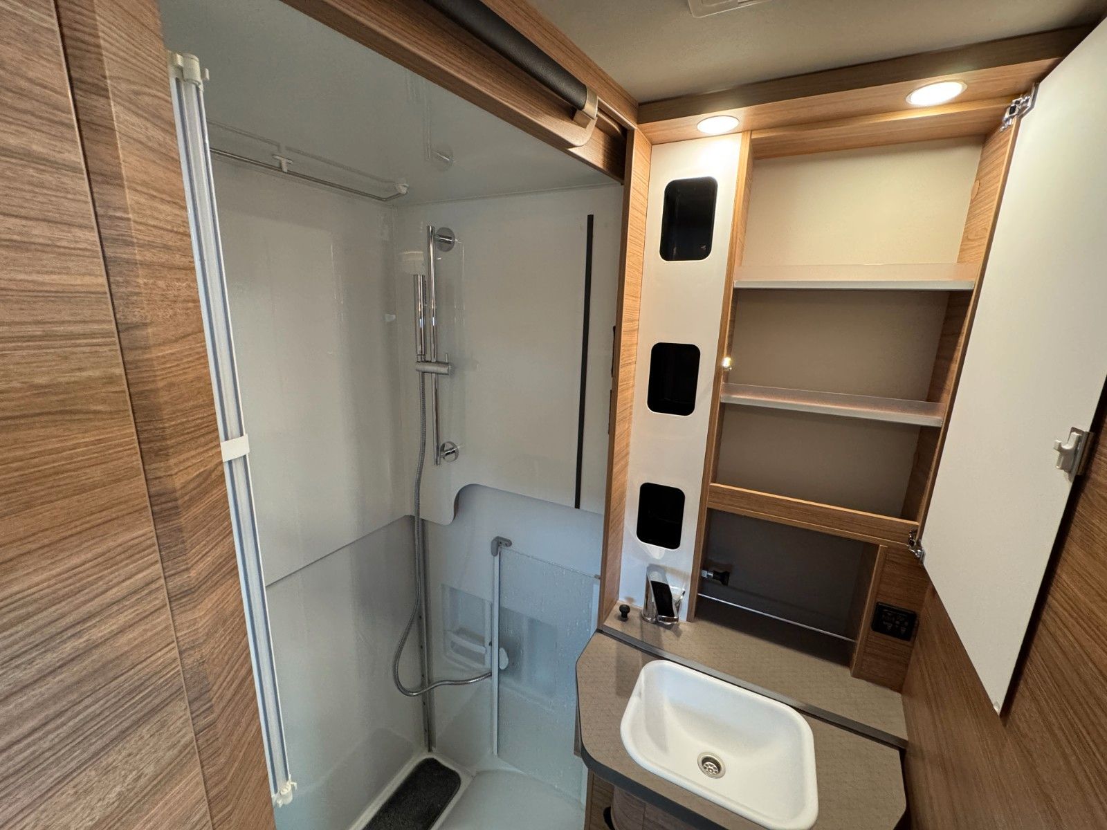 Fahrzeugabbildung Weinsberg X-Cursion 500MQ PEPPER,DSG,LED,TV,NAVI,uvm.