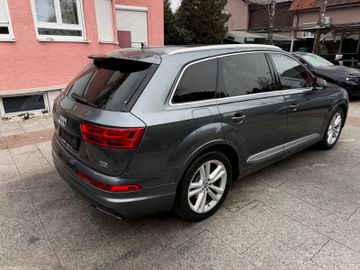Audi Q7 - 7
