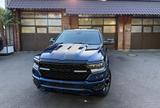 Dodge V8*4X4*PANO*12"RADIO*El.-TRITT*AHK*NAVI*GARANTIE - blaue Dodge RAM