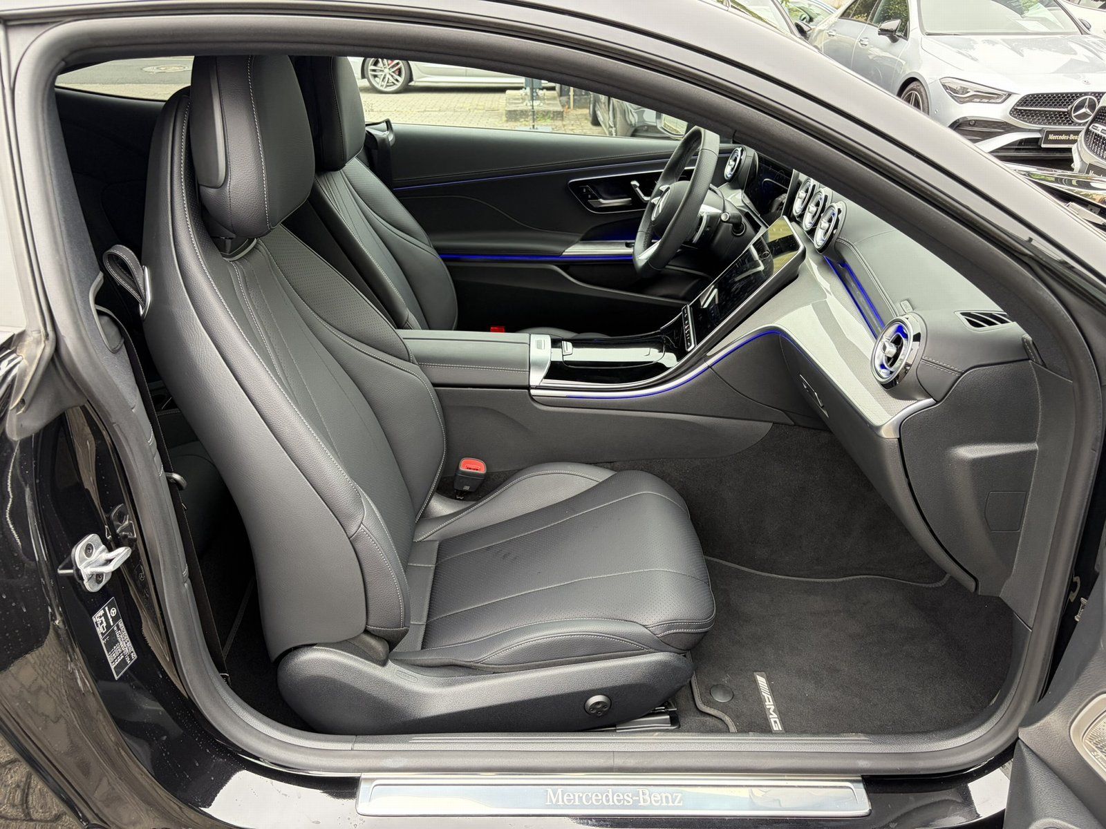 Fahrzeugabbildung Mercedes-Benz CLE 300 4M AMG*FAP+*BURMESTER+PANO*SITZKLIMA
