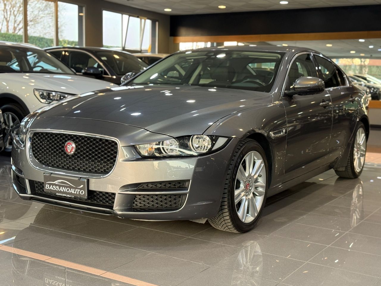 JAGUAR XE