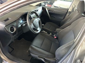 Toyota Auris - 11