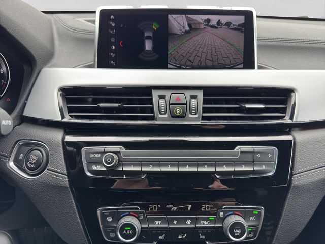 Fahrzeugabbildung BMW X2 sDrive 18i Automatik+LED+Kamera+Sportsi.+Navi