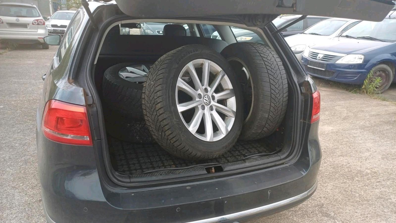Volkswagen Passat 2011 — photo 10