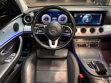 Mercedes E 200 - 5