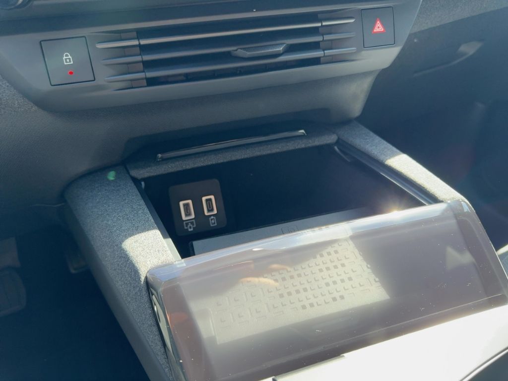 Fahrzeugabbildung Opel Grandland GS Allwetter, SHZ, LHZ, Apple CarPlay
