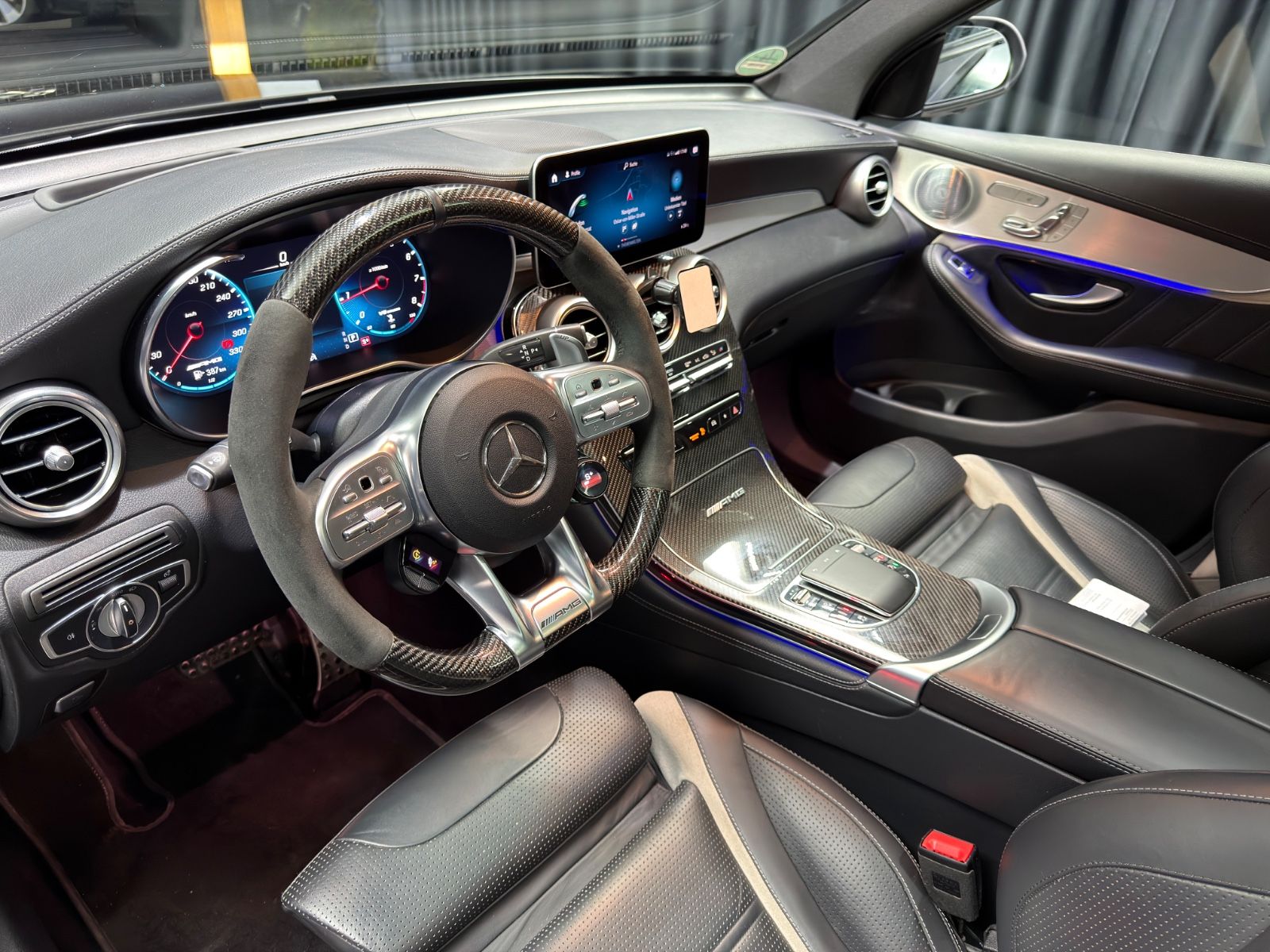 Fahrzeugabbildung Mercedes-Benz GLC 63 S AMG|BURMESTER|PANO|FACELIFT|CARBON|