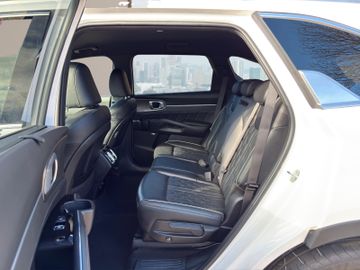 Kia Sorento 2.2D Platinum AWD DCT8 Glasdach 7 Sitzer