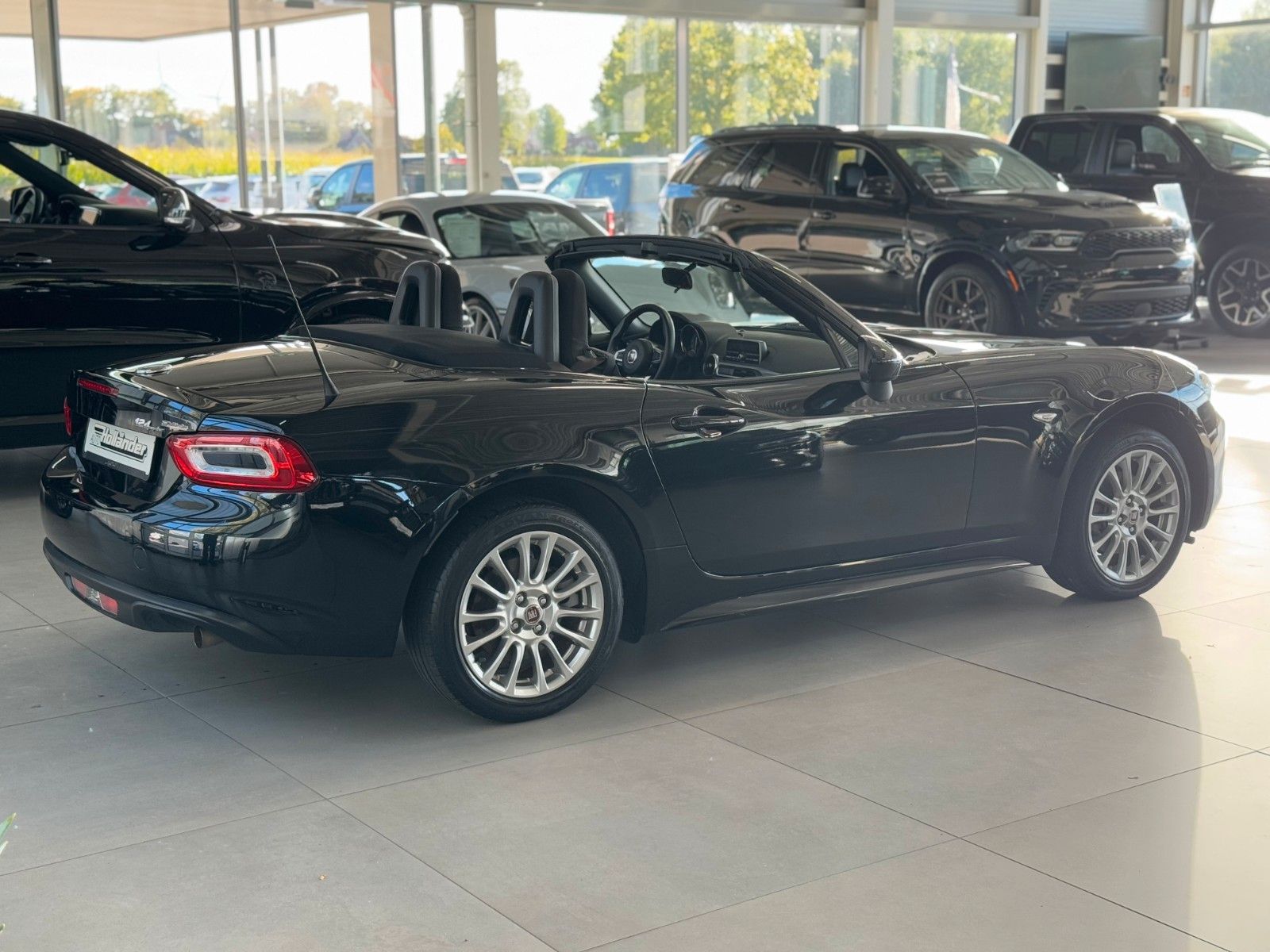 Fahrzeugabbildung Fiat 124 Spider  Klimaanlage Tempomat LM-Felgen TOP