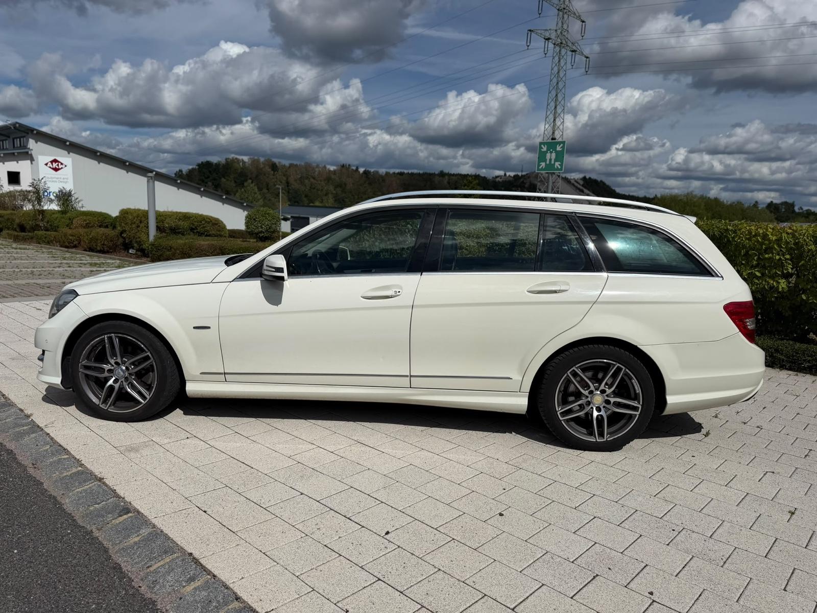 Mercedes-Benz C220 2012 — engine 2.143 cm³, 170 HP (125kW)