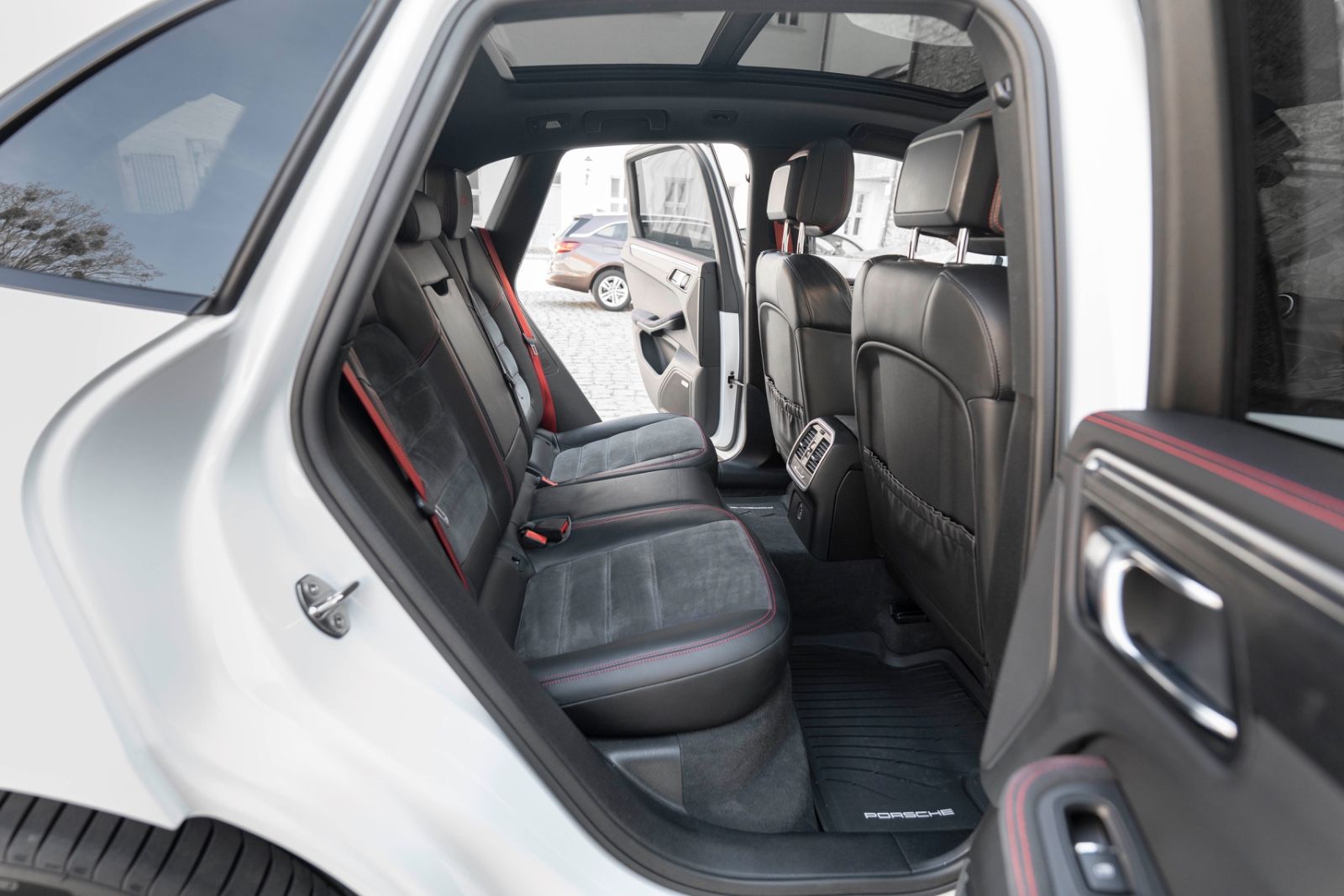 Fahrzeugabbildung Porsche Macan GTS PASM PDLS BOSE CARPLAY LUFT PANO TOTW