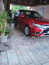 Mitsubishi Outlander 2.4 MIVEC PLUG-IN HYBRID 4WD Basis... - Mitsubishi Outlander Basis mit Hybrid-Antrieb (Benzin/Elektro)