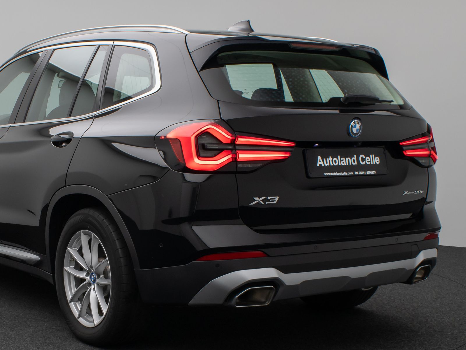 Fahrzeugabbildung BMW X3 xD30e Panorama 360° HUD DAB AHK Alarm Sport