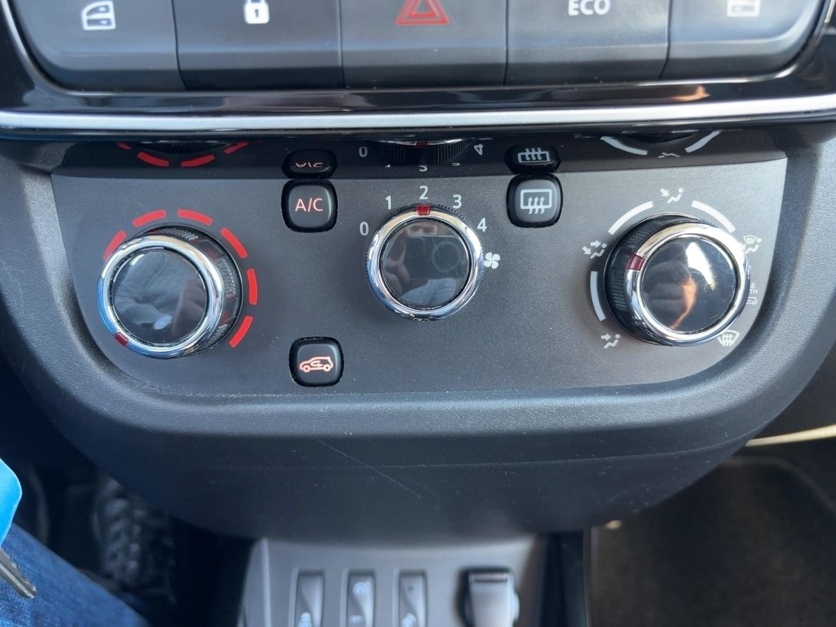 Fahrzeugabbildung Dacia Spring Essential 45 CCS Kamera